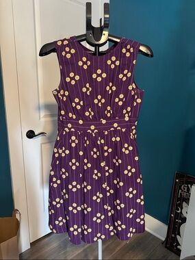 Sleeveless Purple Floral Midi Dress with Yellow Daisy Pattern